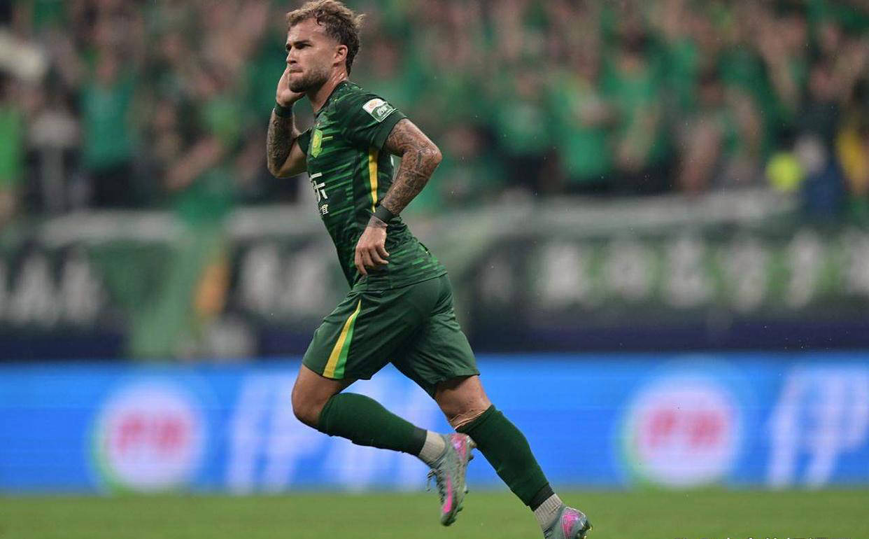 上海申花客场战胜深圳佳兆业，取得宝贵三分