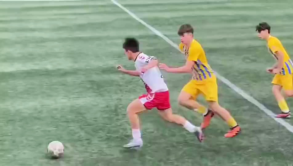 体育赛事上演激烈对抗，精彩纷呈