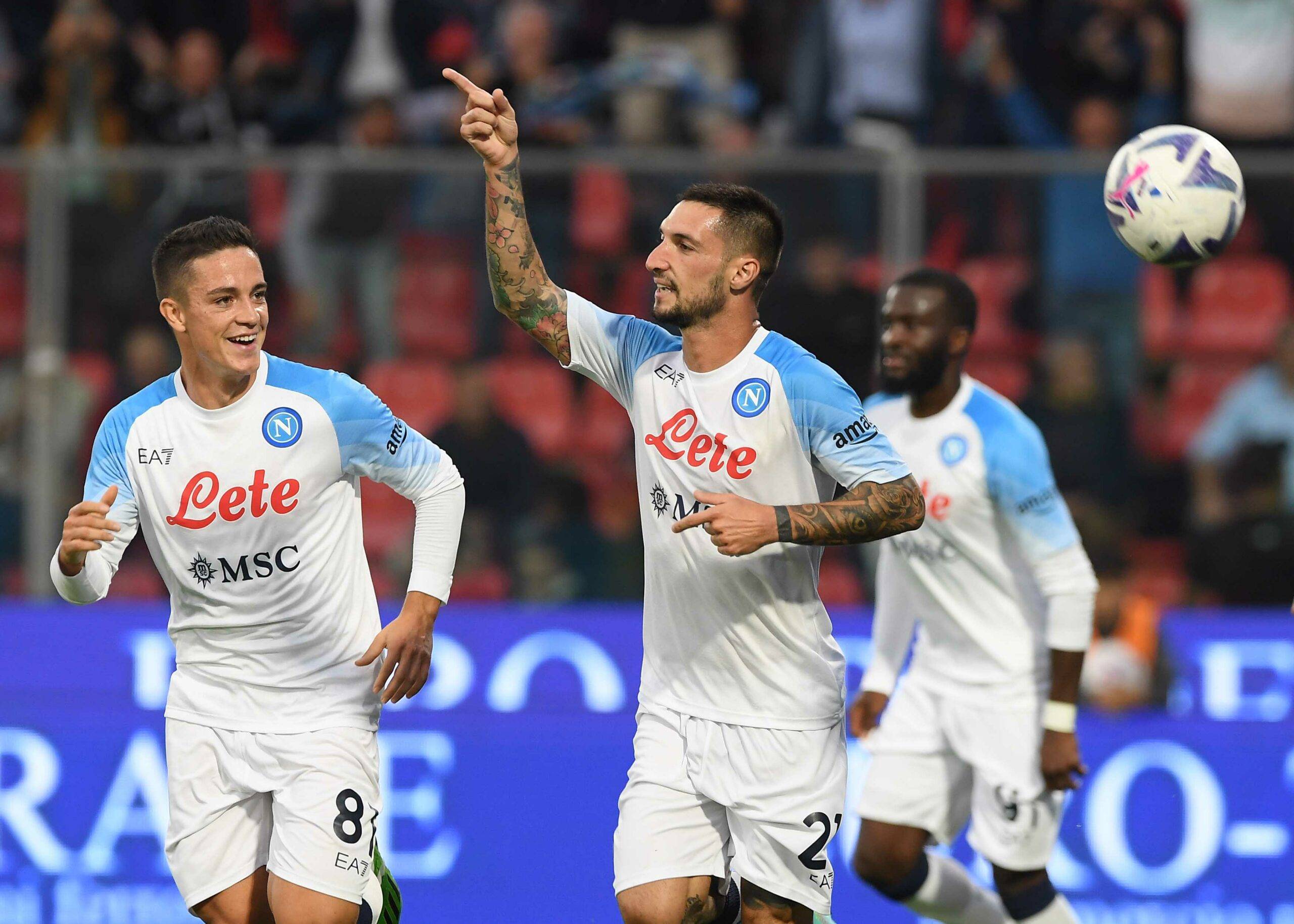 那不勒斯继续保持不败，稳坐榜首位置