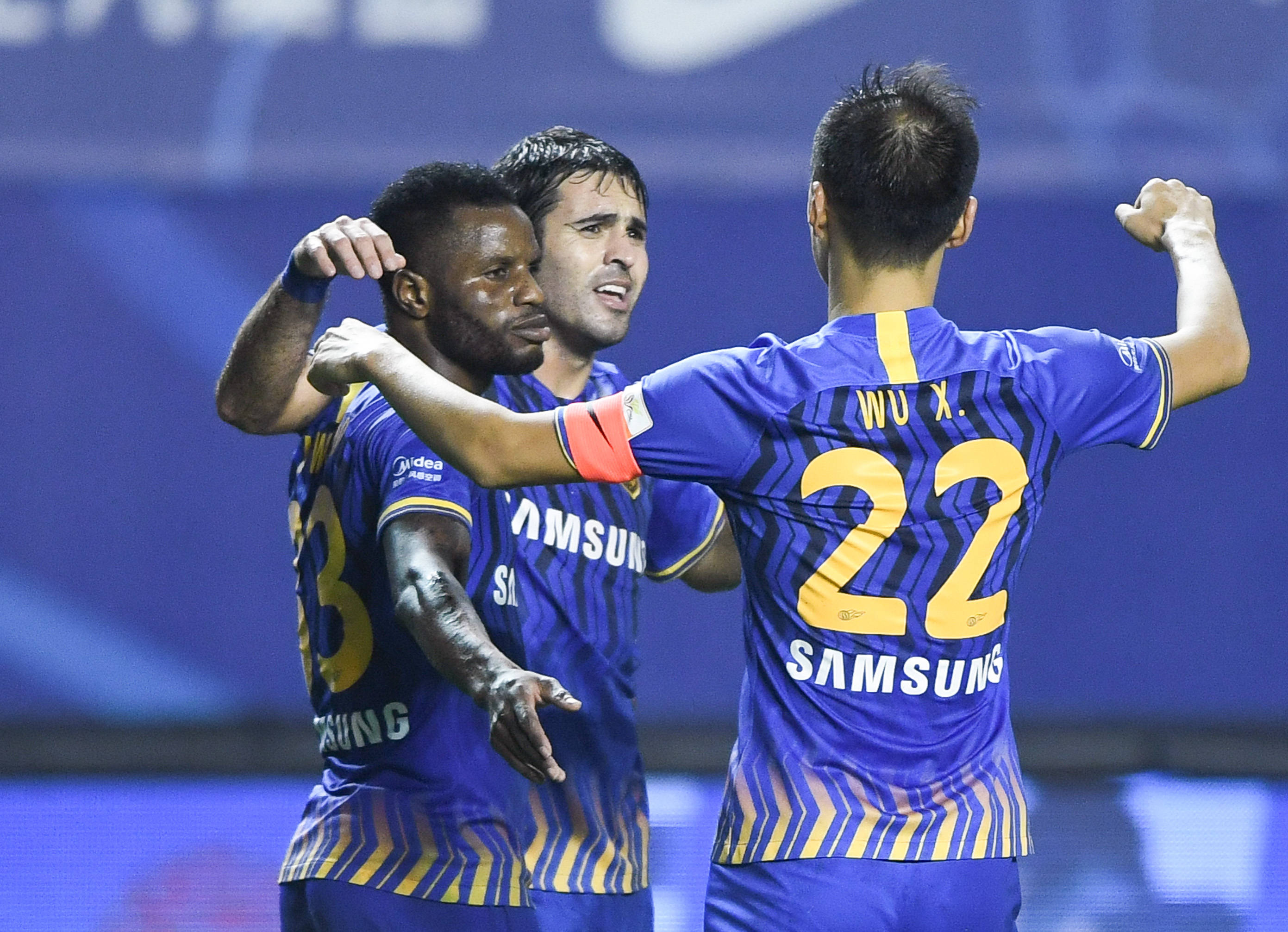 广州恒大淘宝客场憾平江苏苏宁