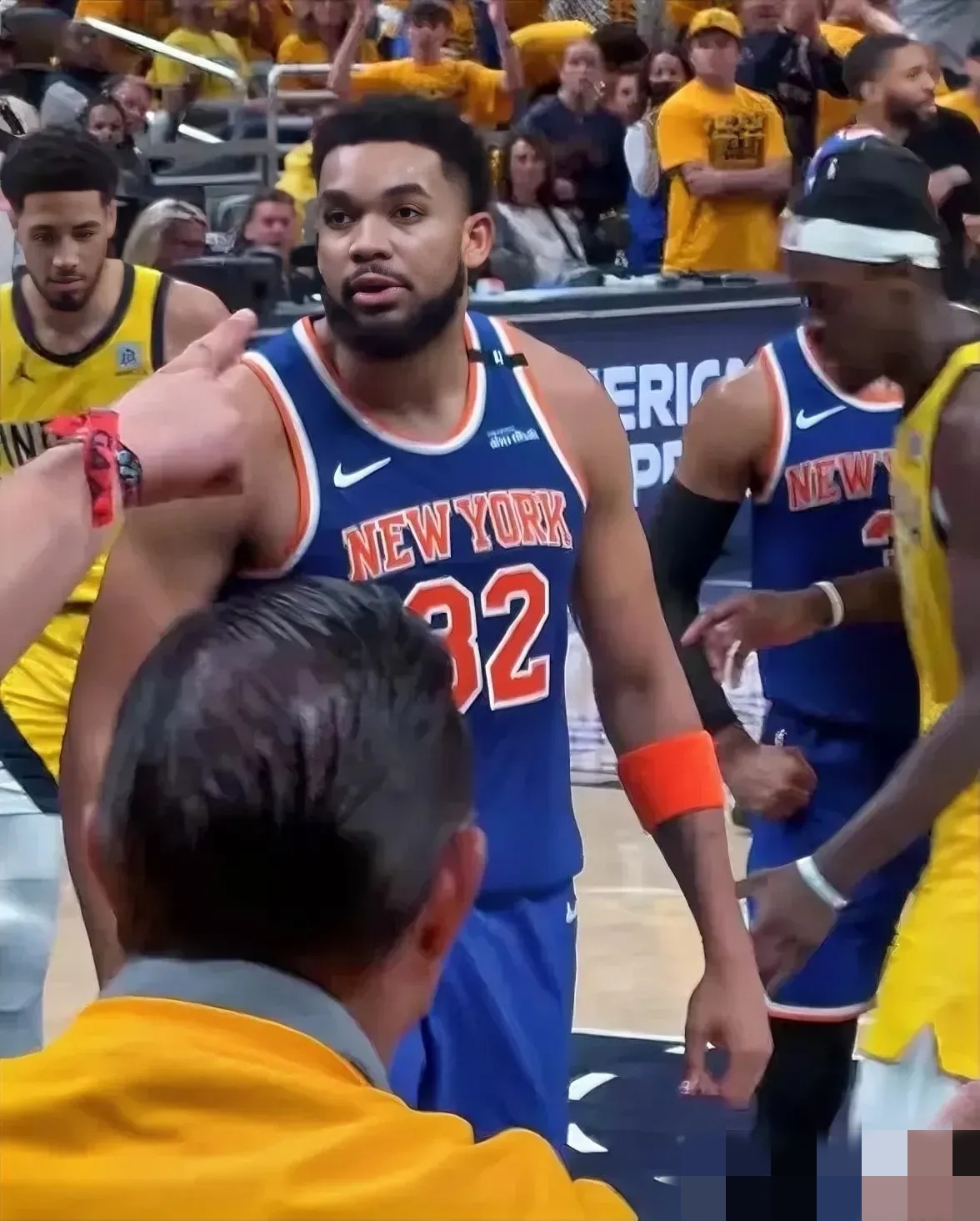 红黑对决：猛龙再战尼克斯，胜负态势难测！