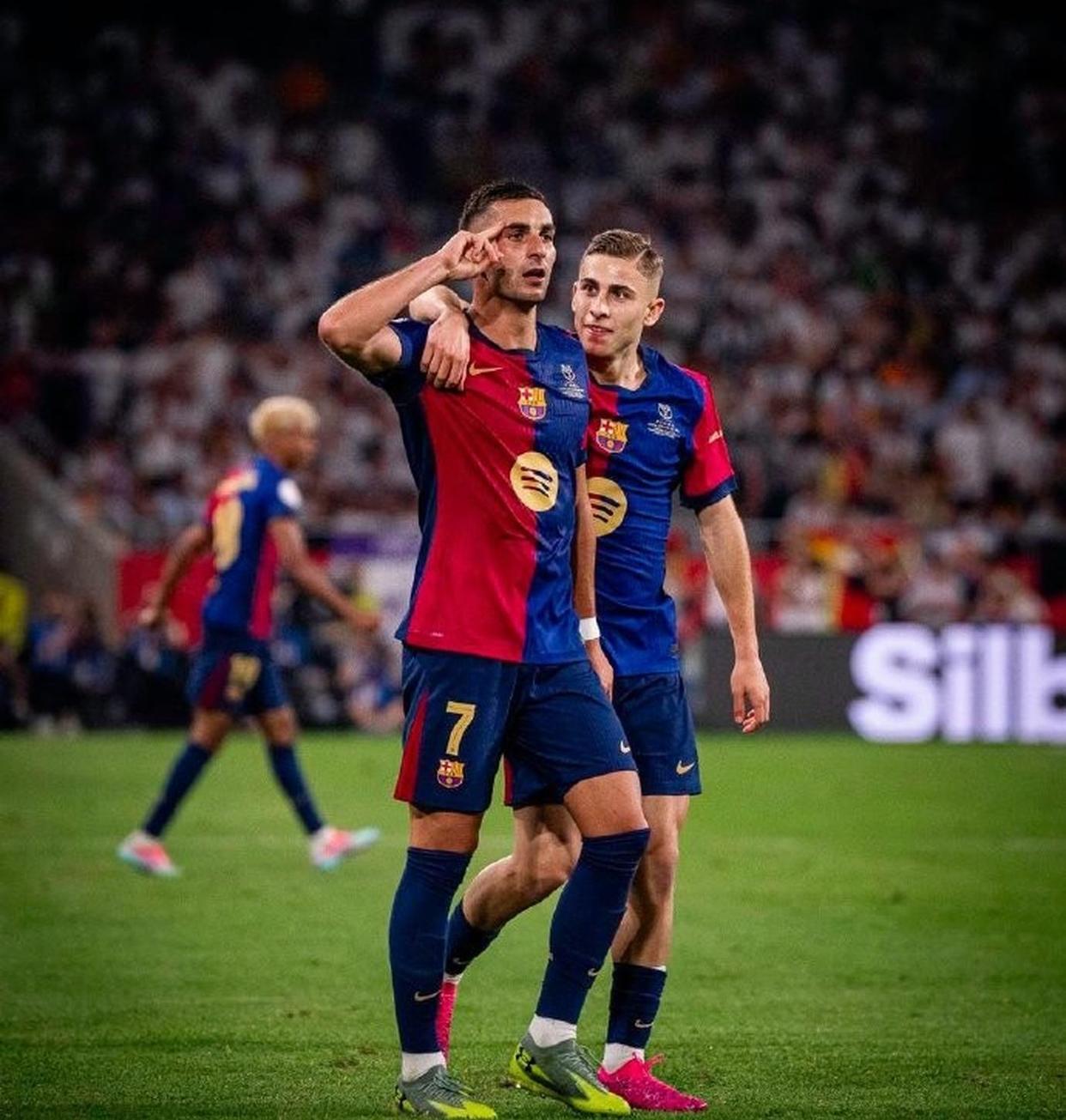 英国威廉希尔-曼城俱乐部迎战巴萨，球迷期待胜利