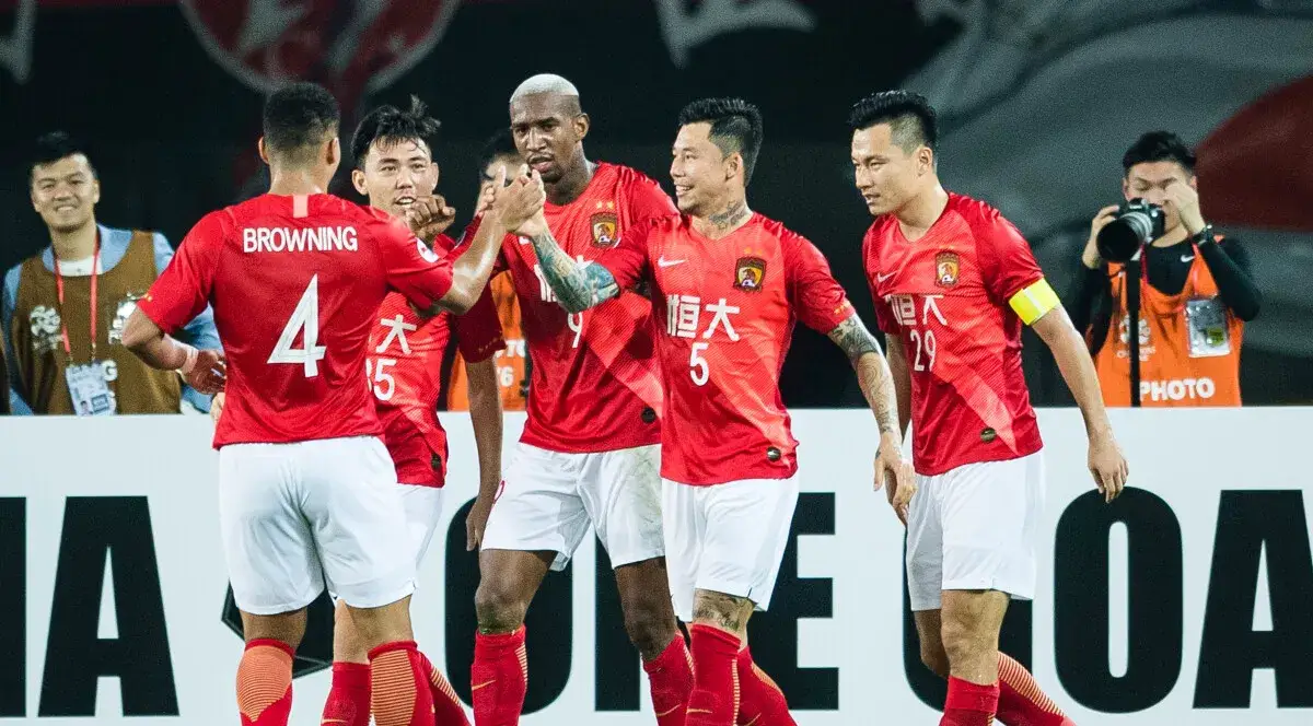 威廉希尔app-广州球迷抱团支持队伍，期待赛季开门红