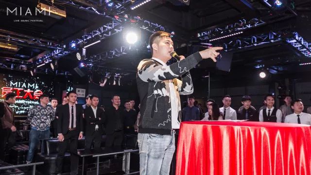 英国威廉希尔-波斯尼亚队奋勇拼搏，欧洲联赛预选赛赛场硝烟