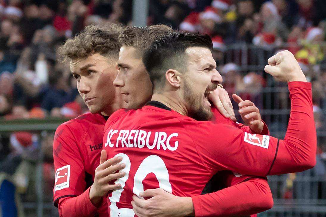 沃尔夫斯堡客场战胜对手，掀起反弹浪潮