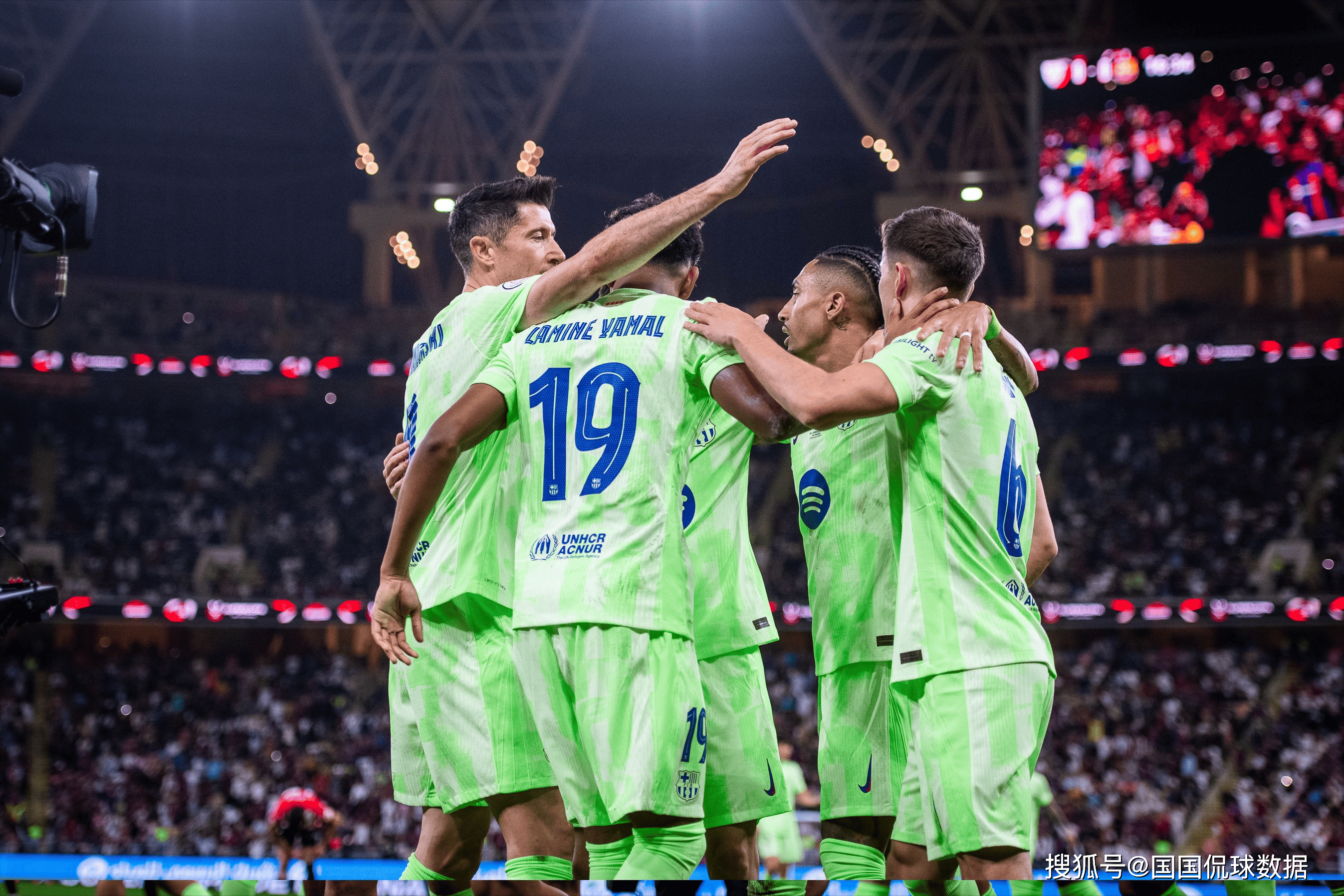 全球最佳足球对战落幕，焦点聚焦比赛紧张