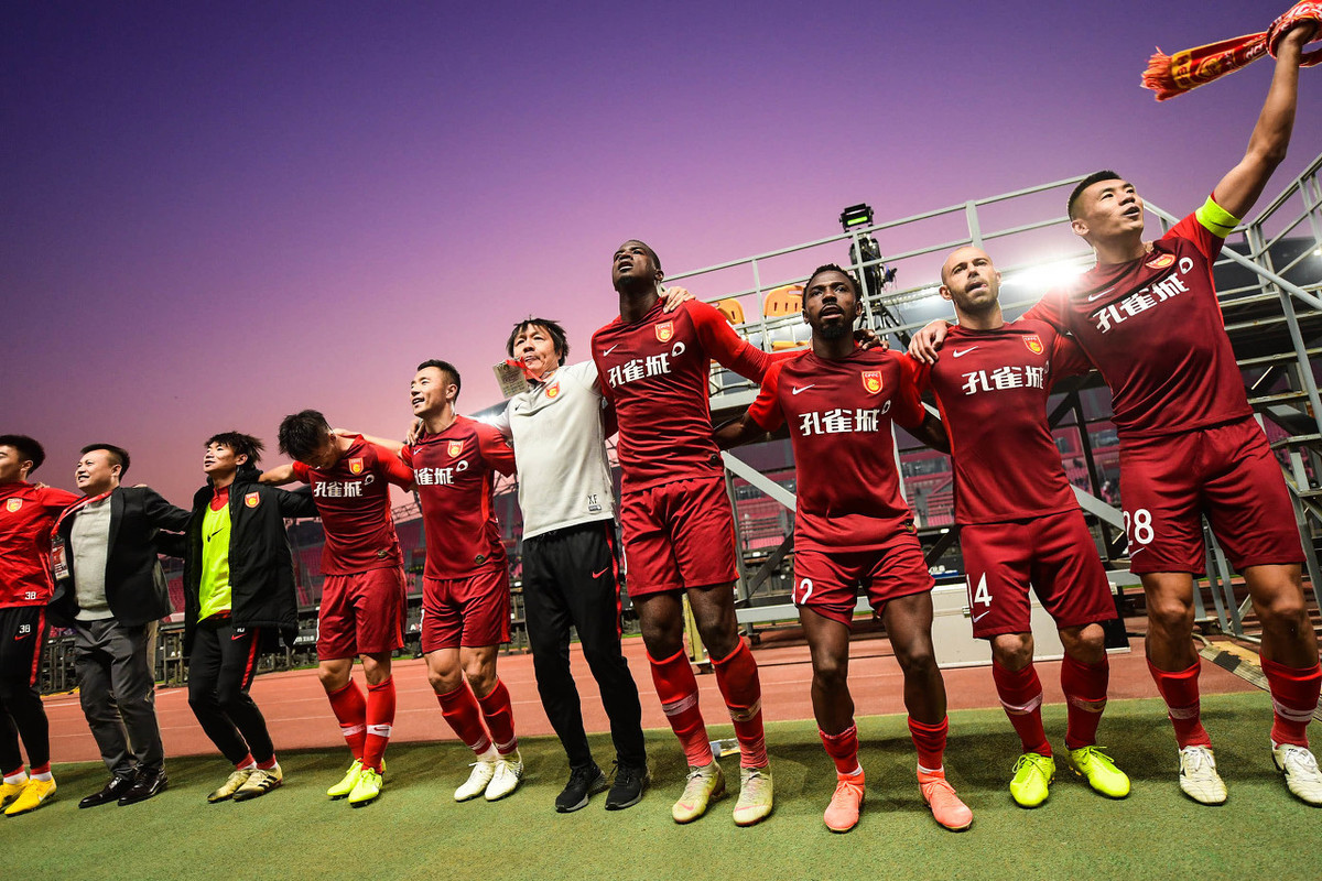 大连一方迎战河北华夏，展现出强大的团队实力