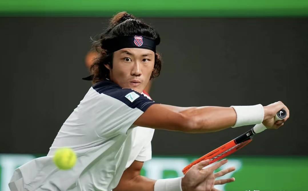 威廉希尔官网-埃瓦尔展现强大韧性,逆转对手获胜