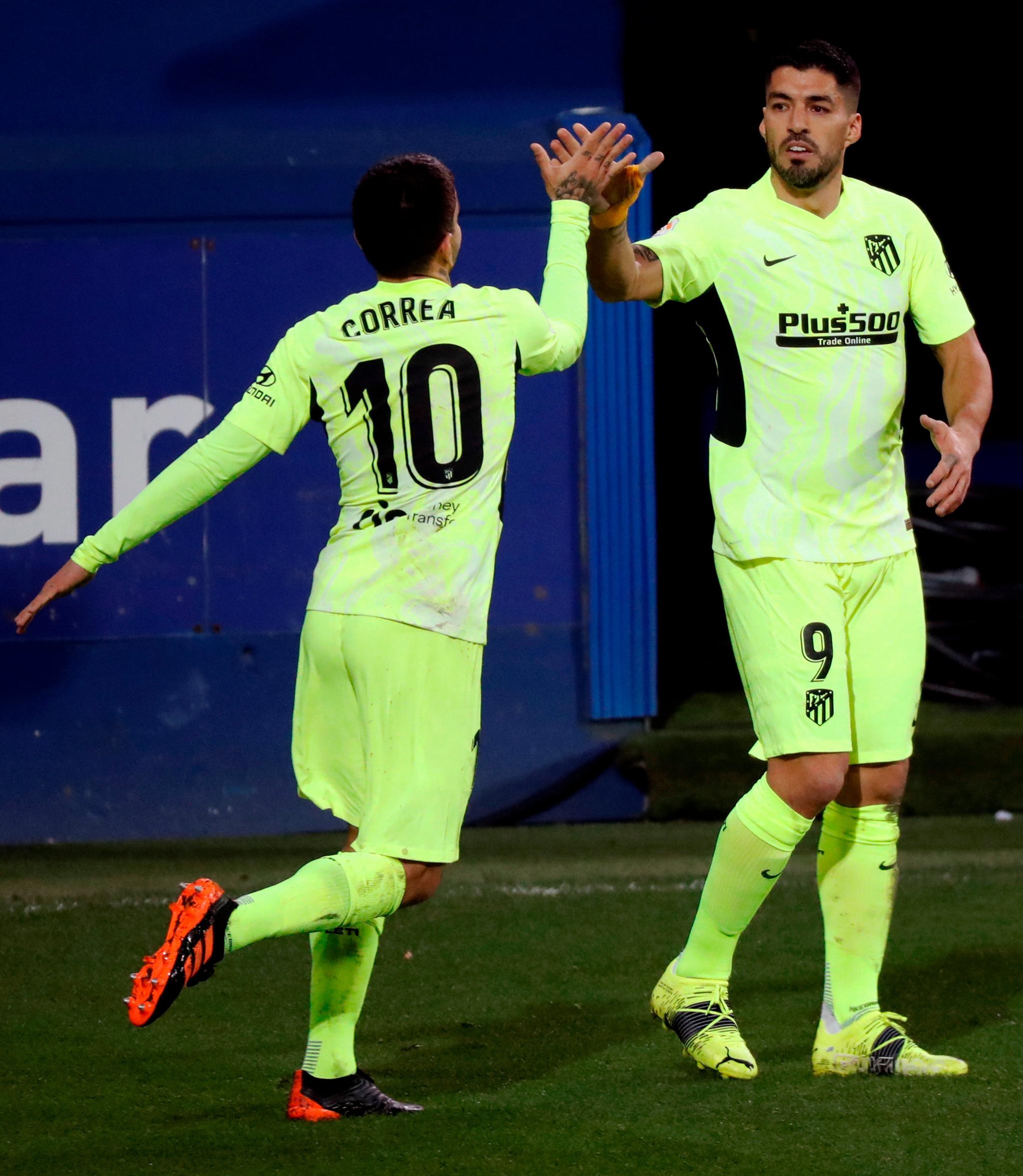 埃瓦尔展现强大韧性,逆转对手获胜 埃瓦尔展现强大韧性,逆转对手获胜