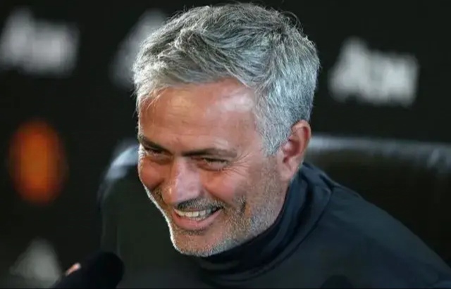 球队主教练因战绩不佳面临辞职压力 球队主教练因战绩不佳面临辞职压力