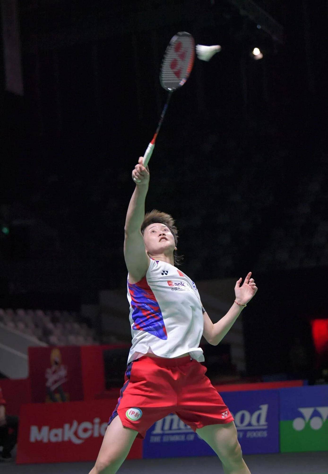 台湾选手夺冠羽毛球女单四强产生 台湾选手夺冠羽毛球女单四强产生