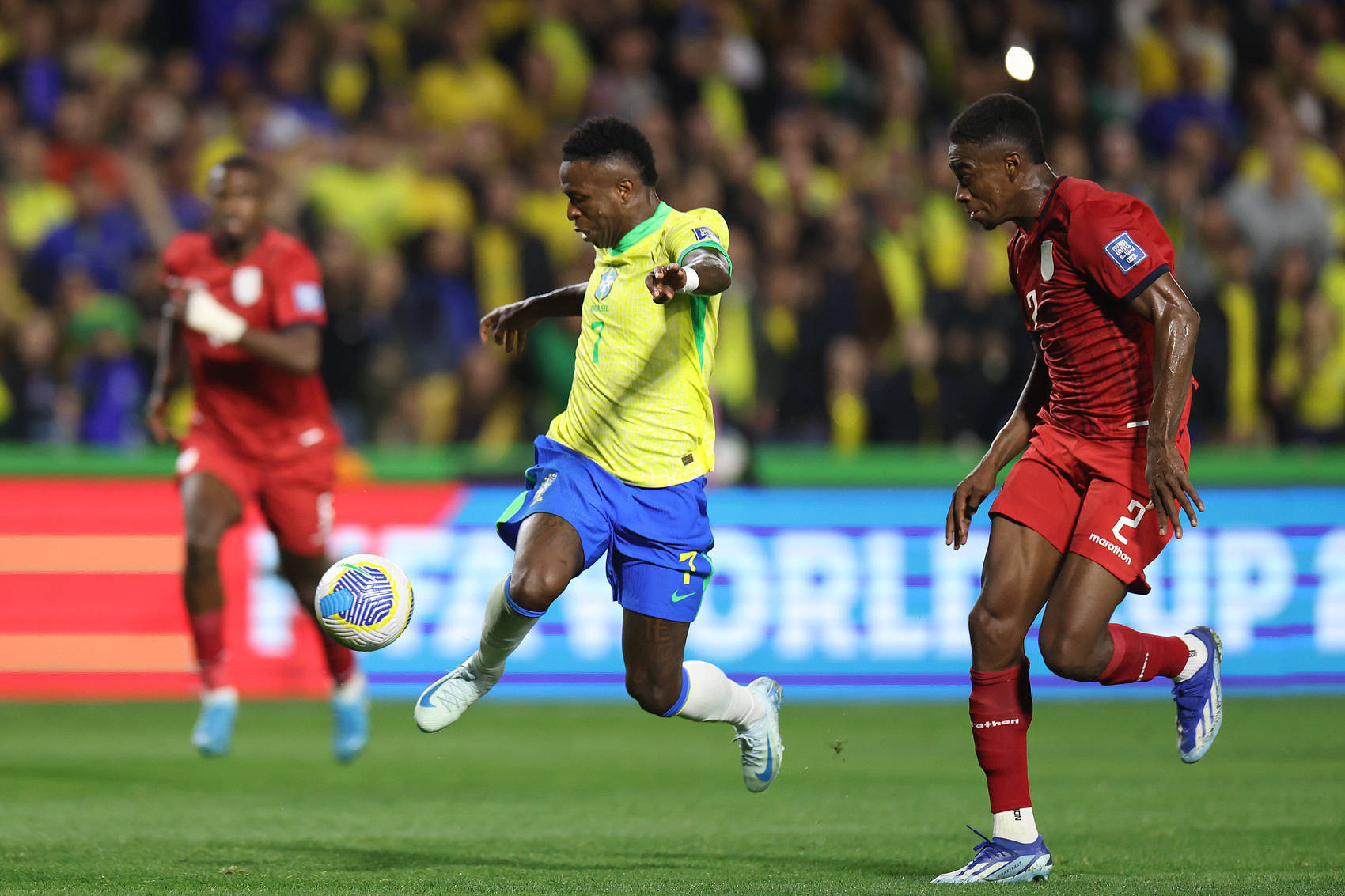 威廉希尔官网-巴西中场在国际比赛中表现抢眼