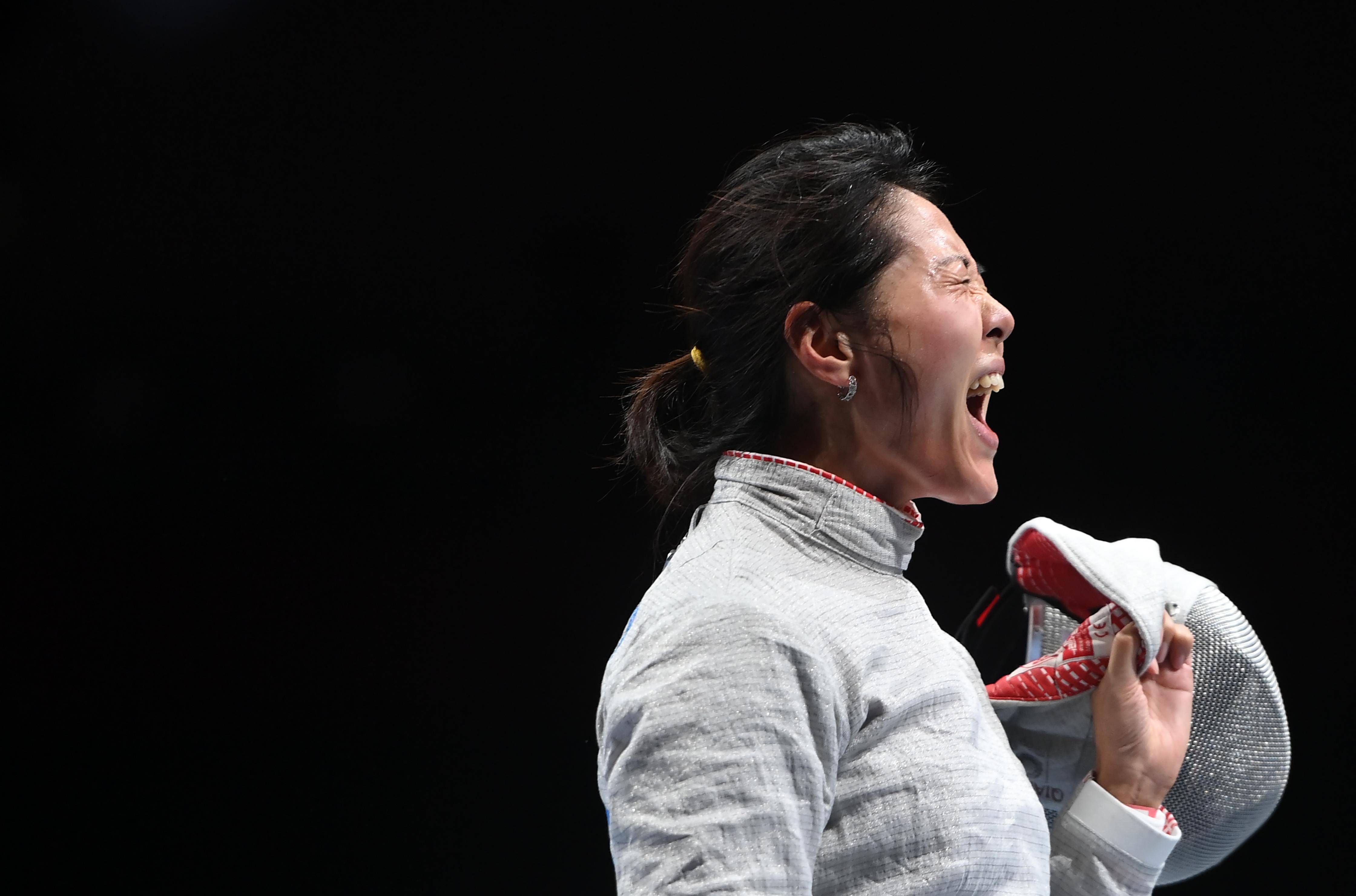 日本击剑选手擒贼擒王，金牌势不可挡！