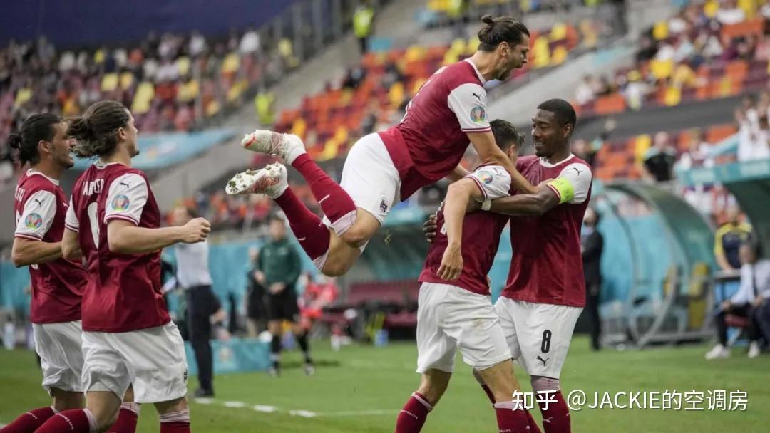 波兰战胜乌克兰，晋级淘汰赛与手碰手