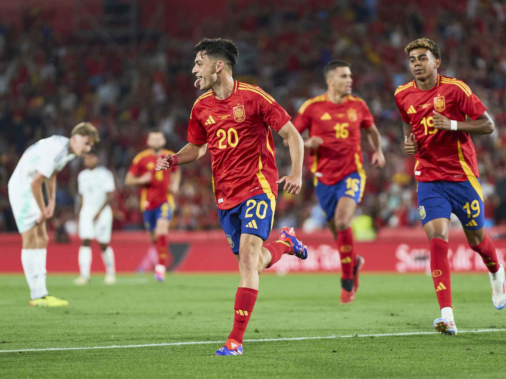 英国威廉希尔-葡萄牙客场击败卢森堡，领跑小组