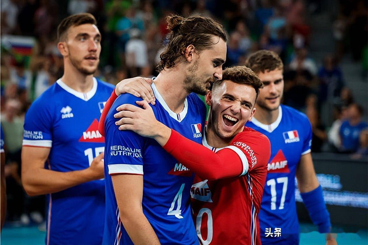 墨西哥胜科威特，率先晋级十六强