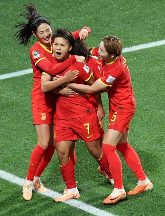 威廉希尔app-沙特阿拉伯女足球员发挥出色，战绩斐然