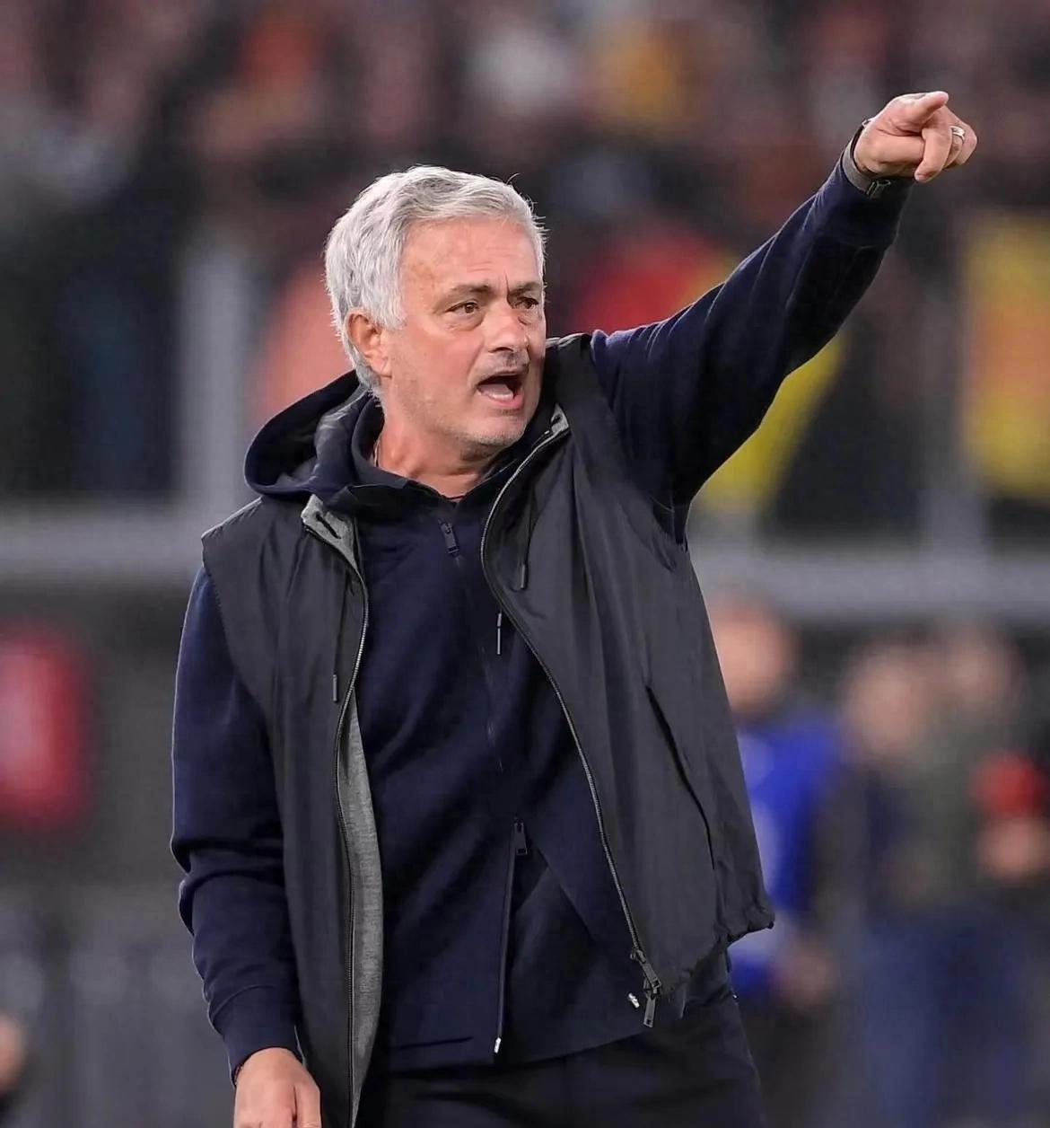 曼联遭遇连败，穆里尼奥面临压力