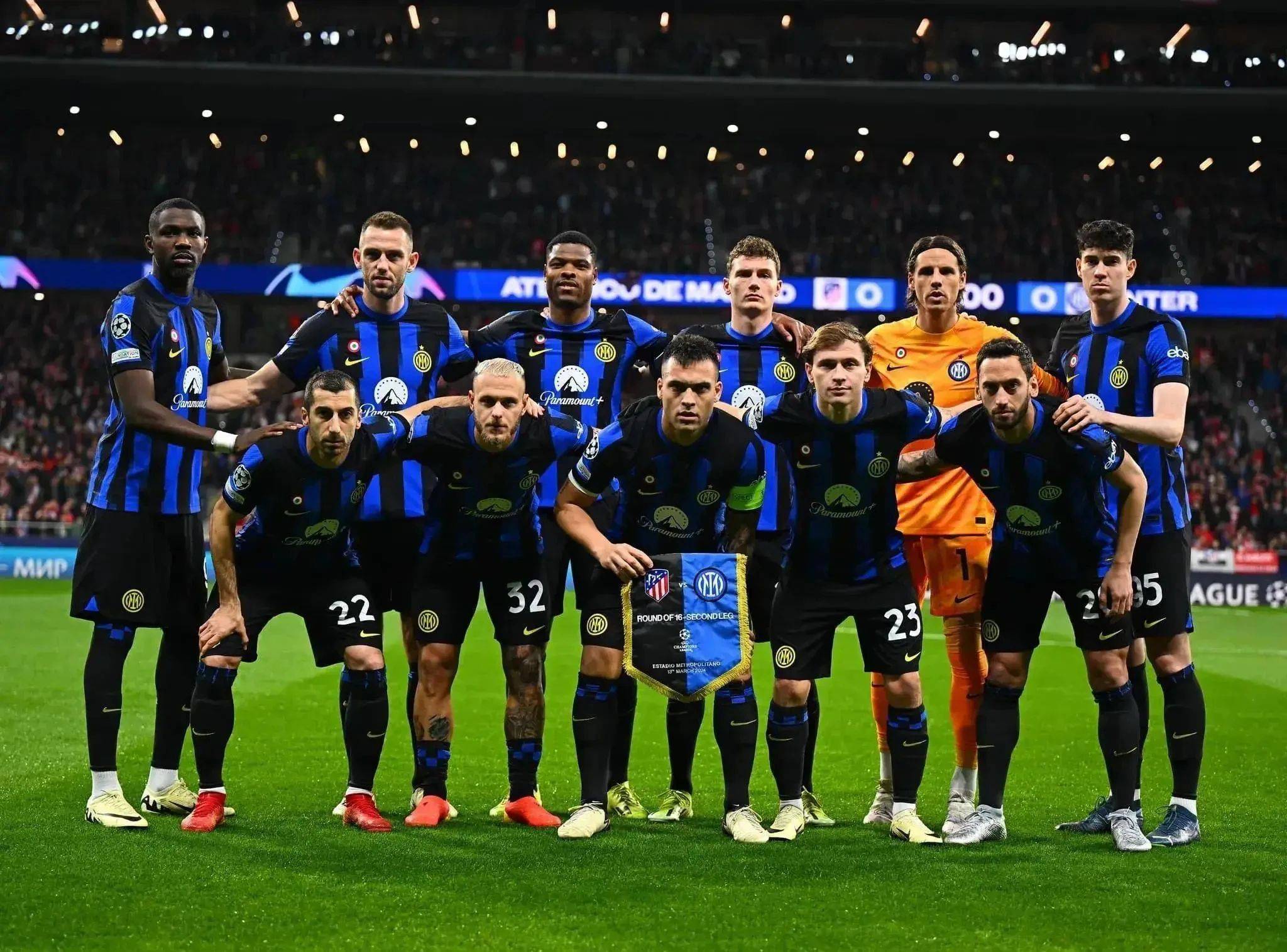 国际足球比赛中两队的较量取得胜利