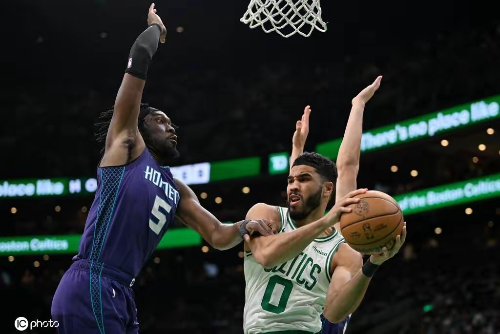 英国威廉希尔-凯尔特人逆转黄蜂，Tatum绝杀时刻成为球队英雄