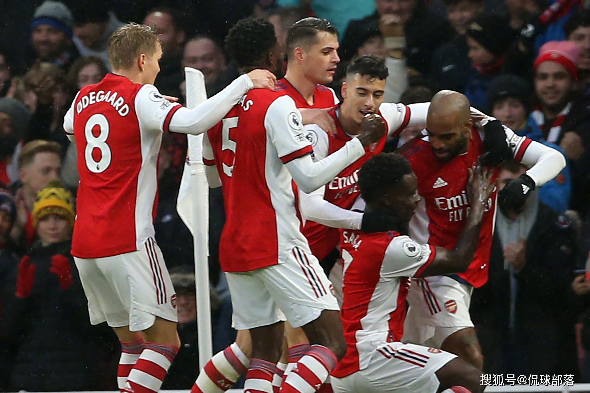 阿尔梅里亚客场逆转，舞出胜利之舞