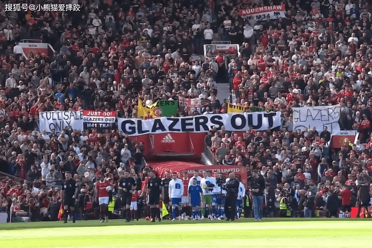 英国威廉希尔-巴黎主场逼平曼联，巴西双星梅开二度