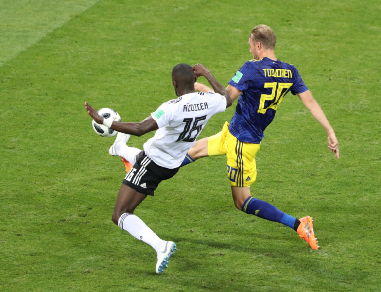 雷恩胜出，小组赛前景乐观