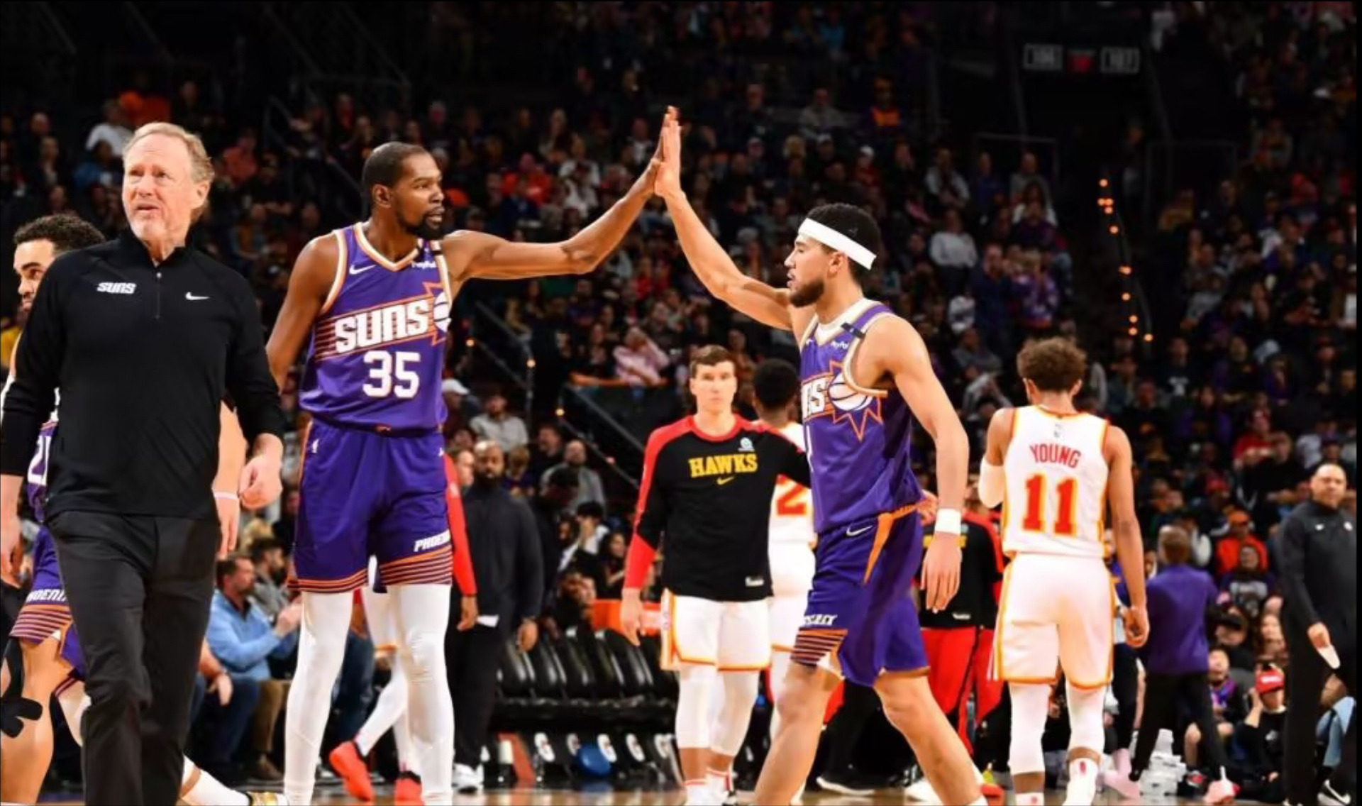 太阳客场击败老鹰，布克砍下分