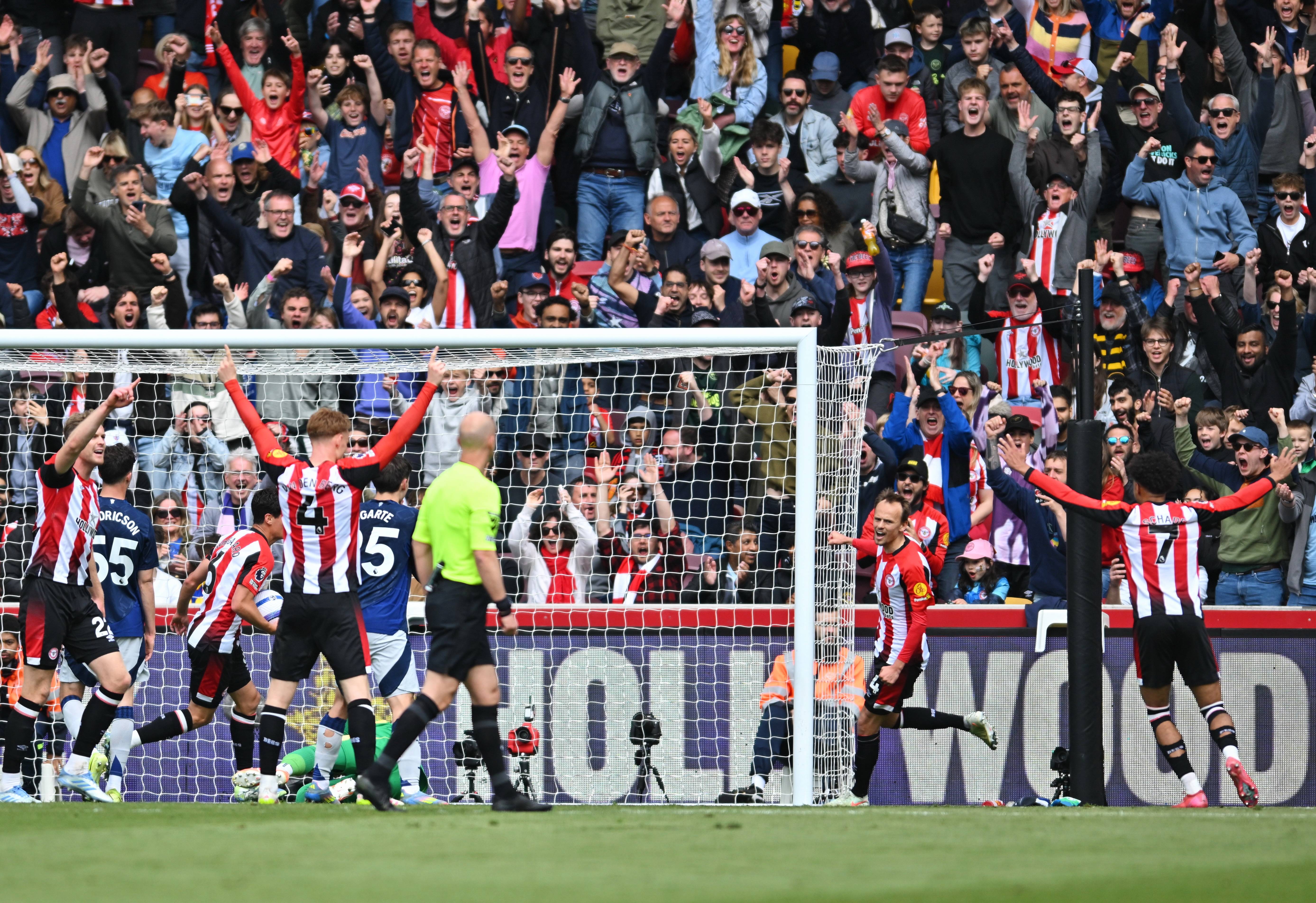 沃特福德击败哈德斯菲尔德，英超胜利重振士气