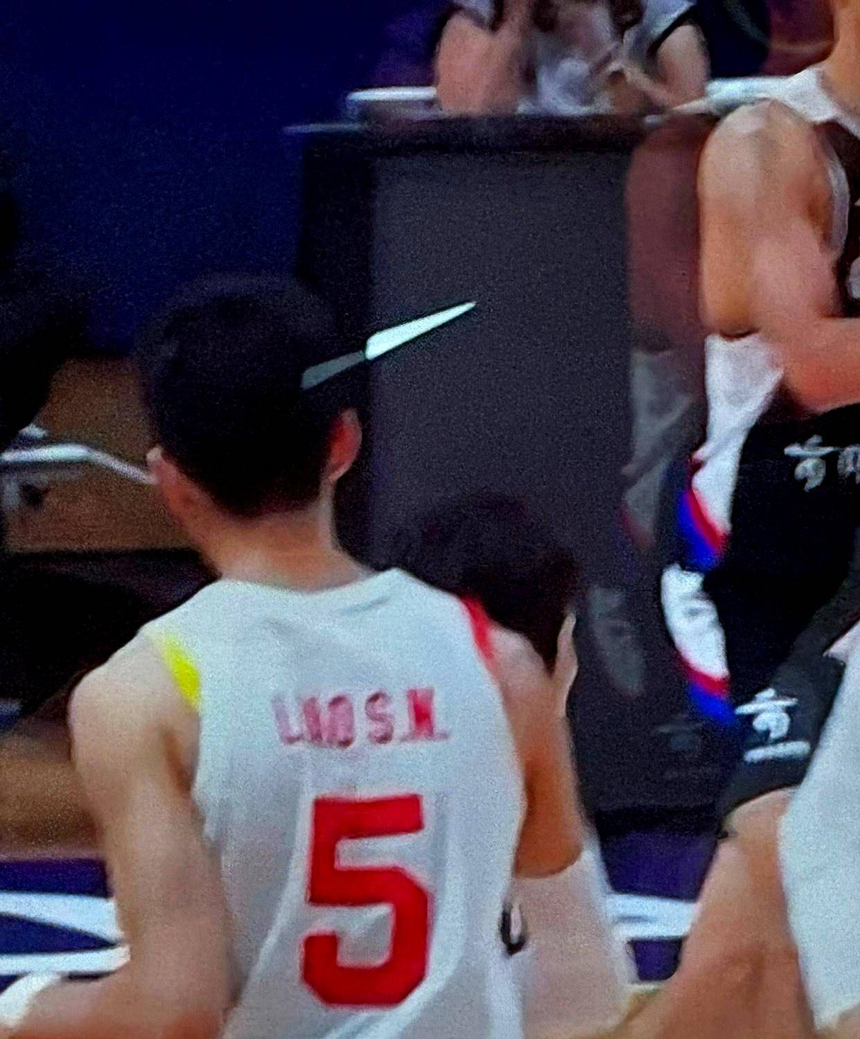 广州男篮豪取胜利主场扬眉吐气