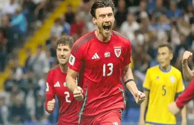 威廉希尔app-欧预赛赛场上的擦肩而过，谁能笑到最后