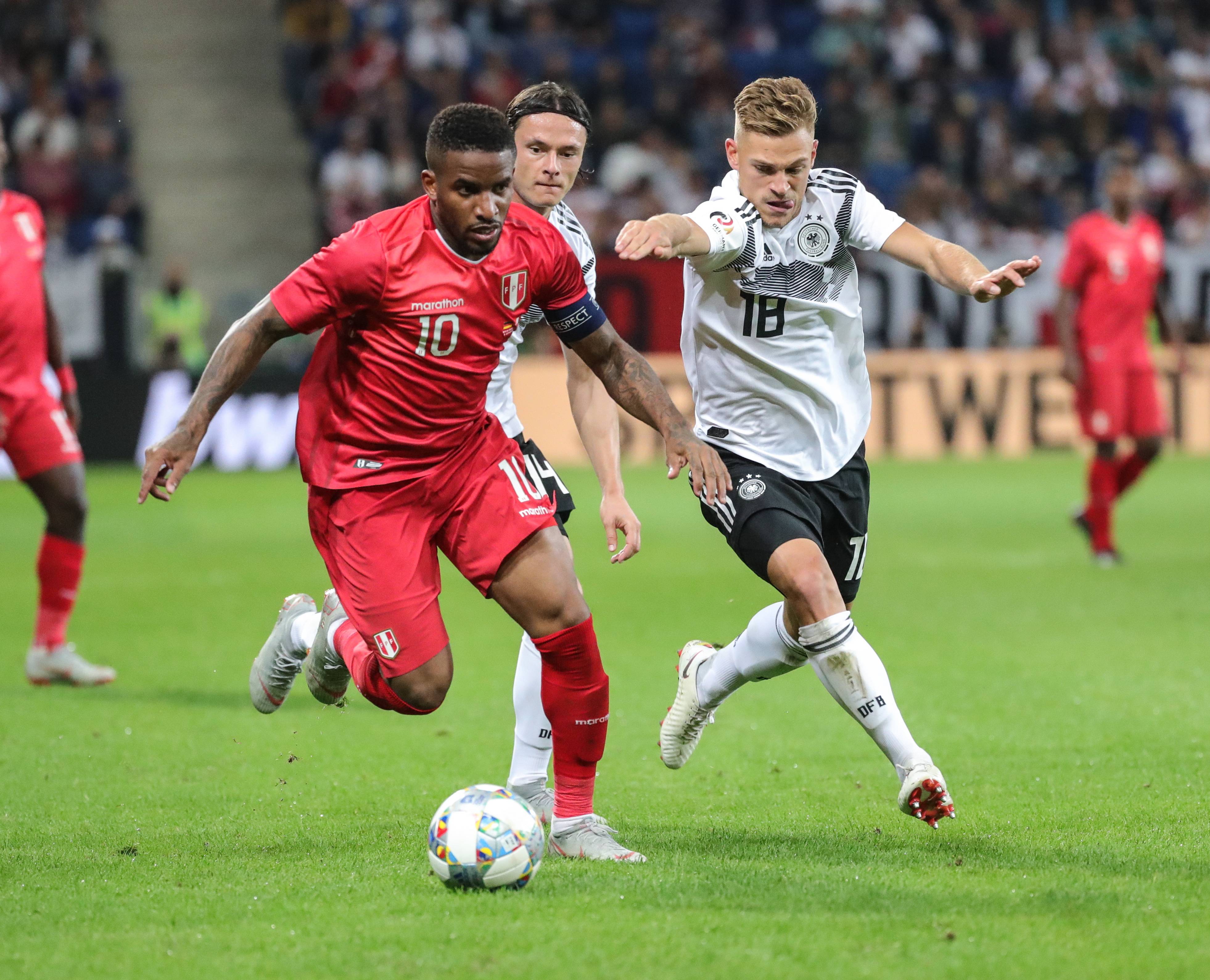 威廉希尔app-精彩绝伦比赛，球队奋力夺冠