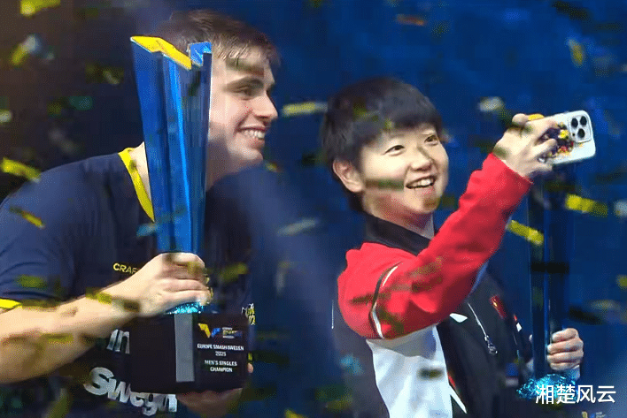 瑞典代表团喜获冠军，登上领奖台