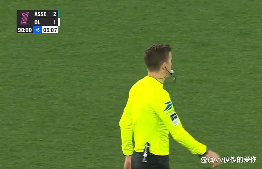 里昂客场大胜圣埃蒂安，喜迎好消息