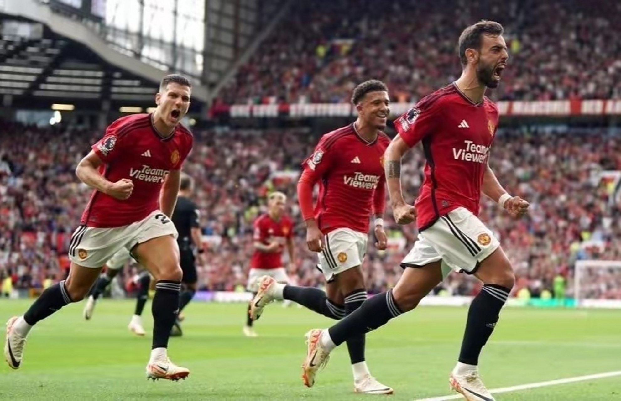 曼联遭受惨败，晋级希望渺茫