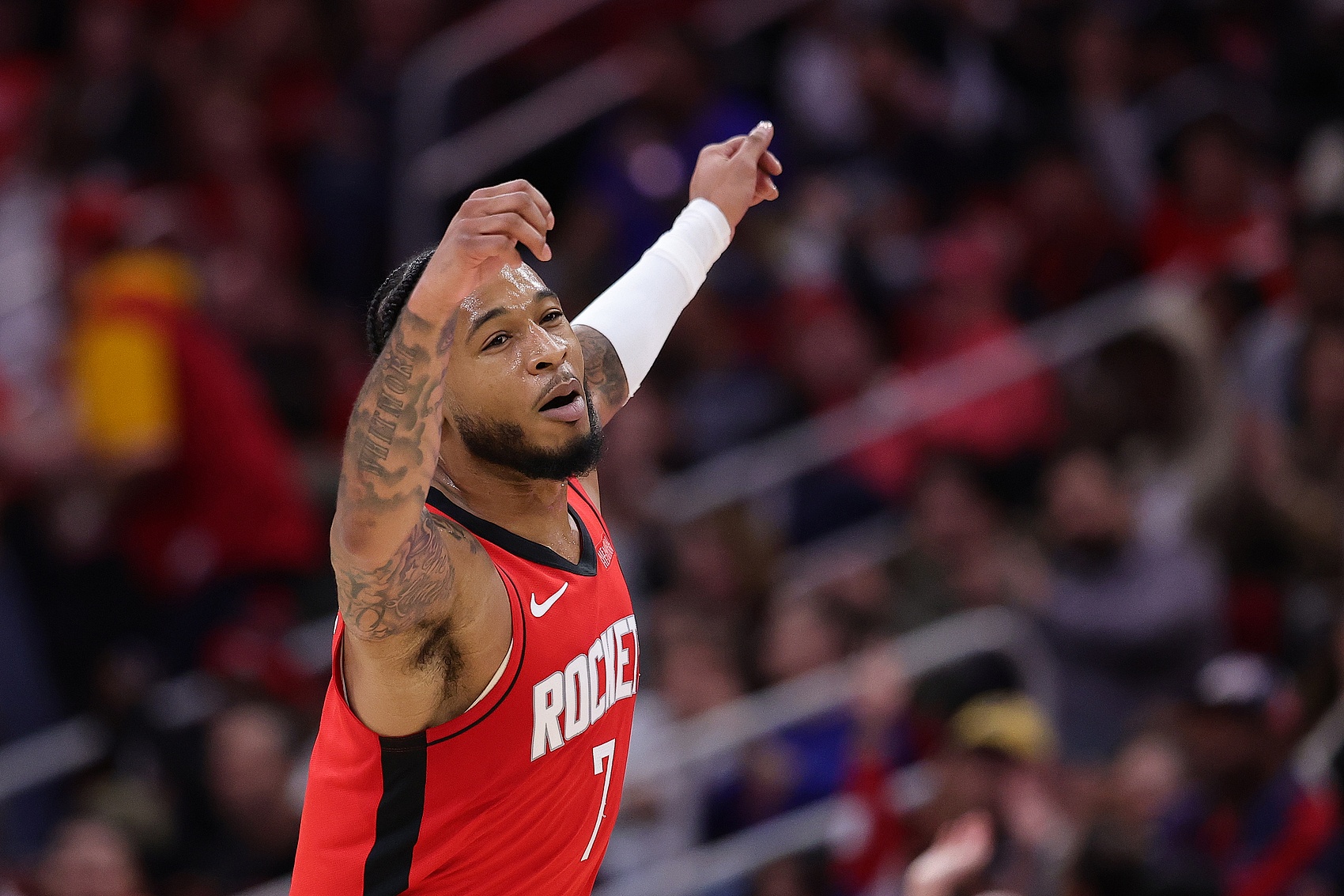 火箭队前锋伤愈归队,战术重新调整 火箭队前锋伤愈归队,战术重新调整