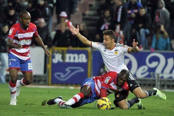 格拉纳达主场大胜埃瓦尔，取得重要三分