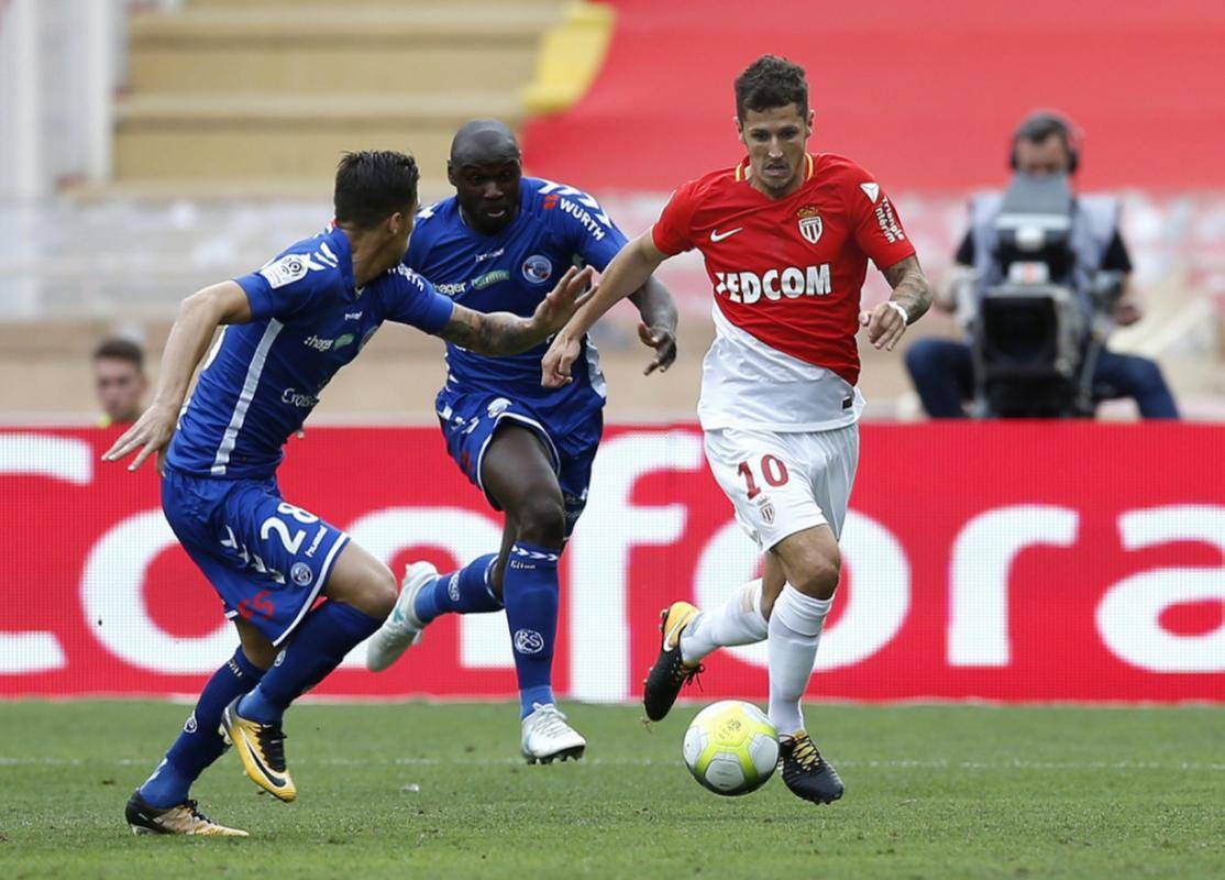 威廉希尔中文站-卡昂抓紧机会,法国联赛上演一幕幕精彩