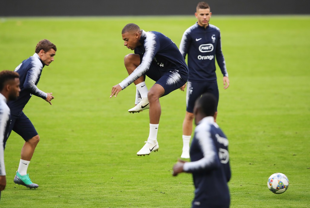 卡昂抓紧机会,法国联赛上演一幕幕精彩 卡昂抓紧机会,法国联赛上演一幕幕精彩