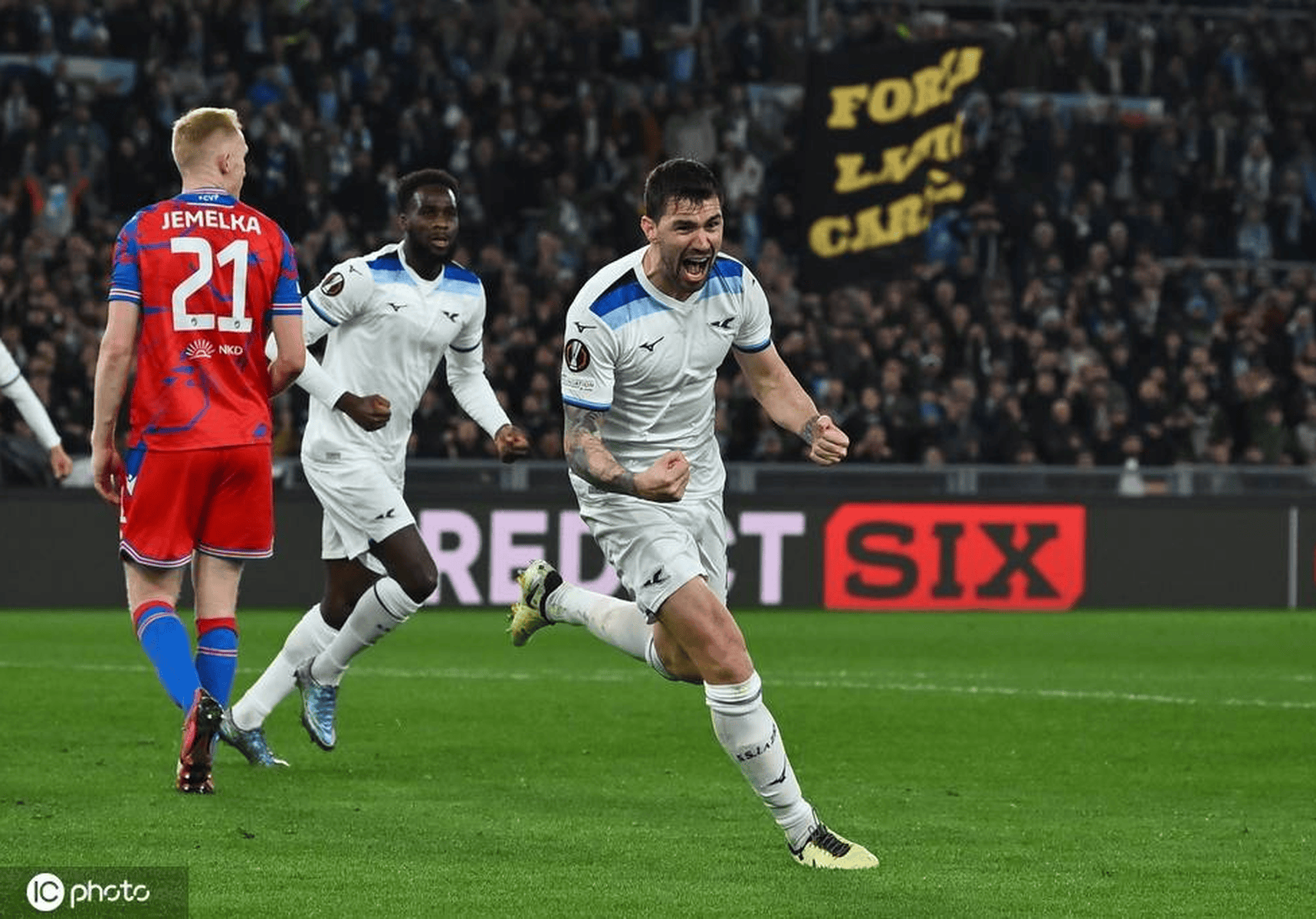 拉齐奥攻击手因蒂罗尼遭遇停赛，球队进攻受影响