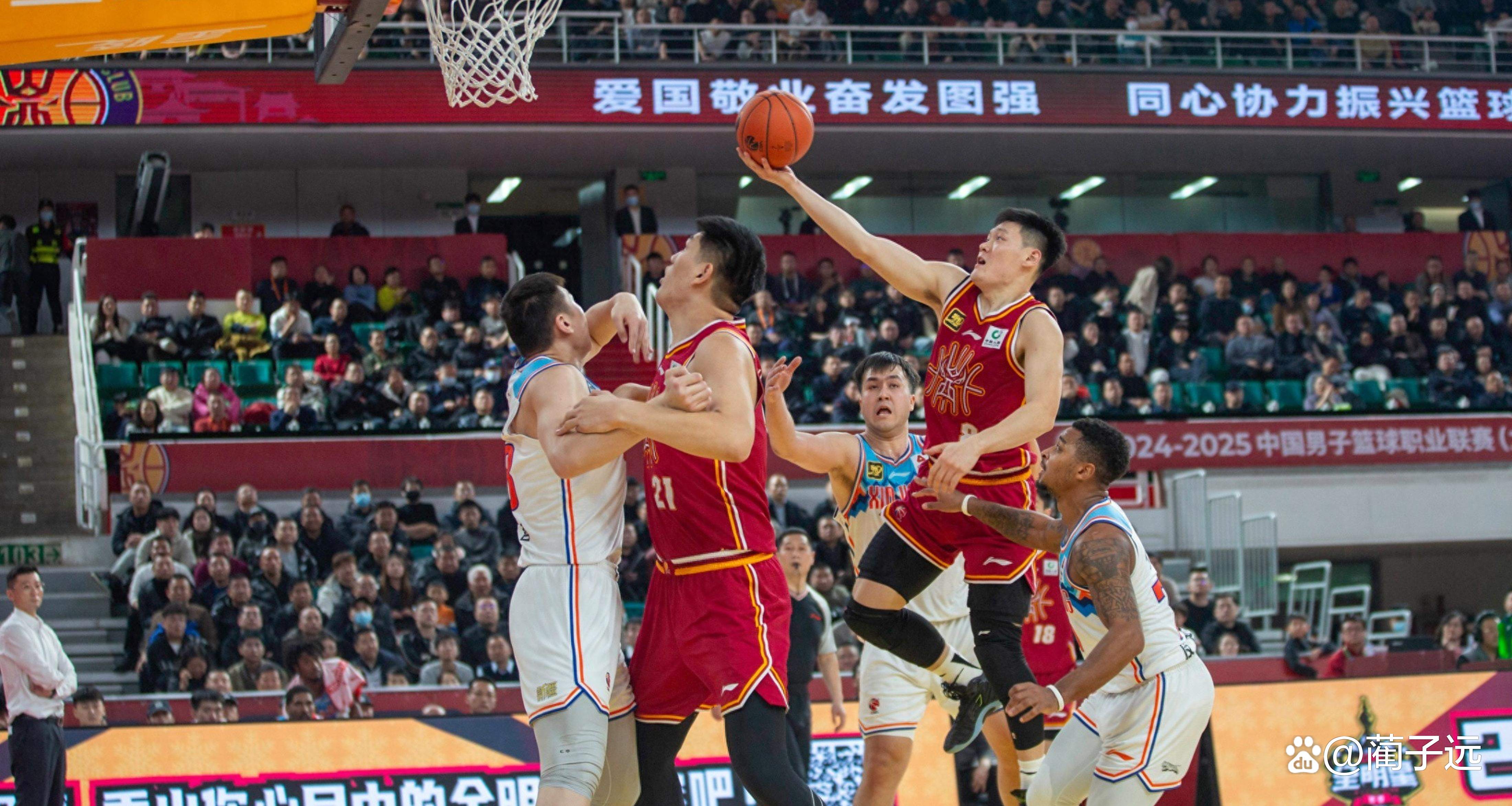 北京队迎来一场激动人心的比赛，出色表现震撼全场