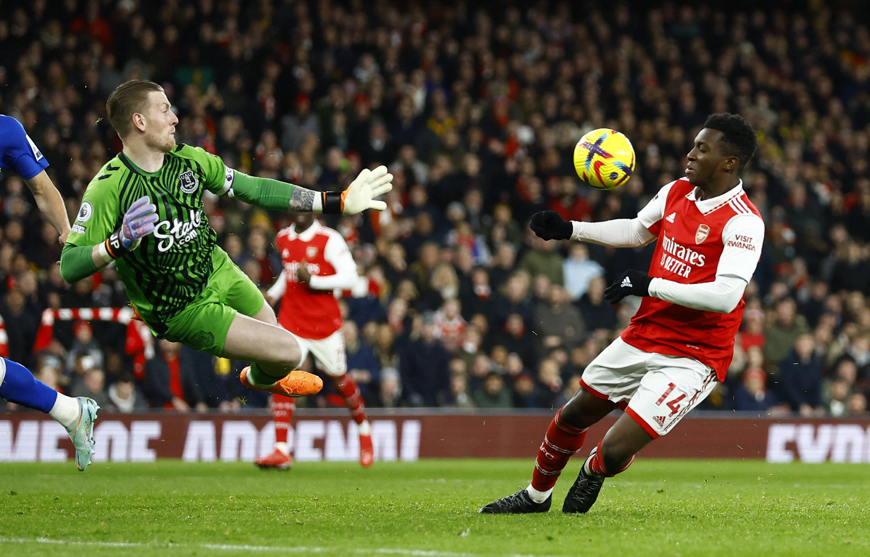 威廉希尔中文站-埃弗顿终结连败，客场逼平阿森纳