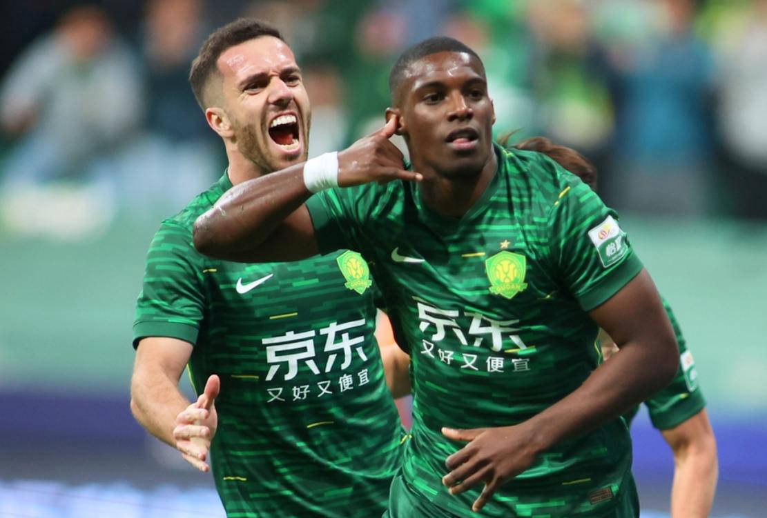 中超赛场上精彩瞬间大放异彩