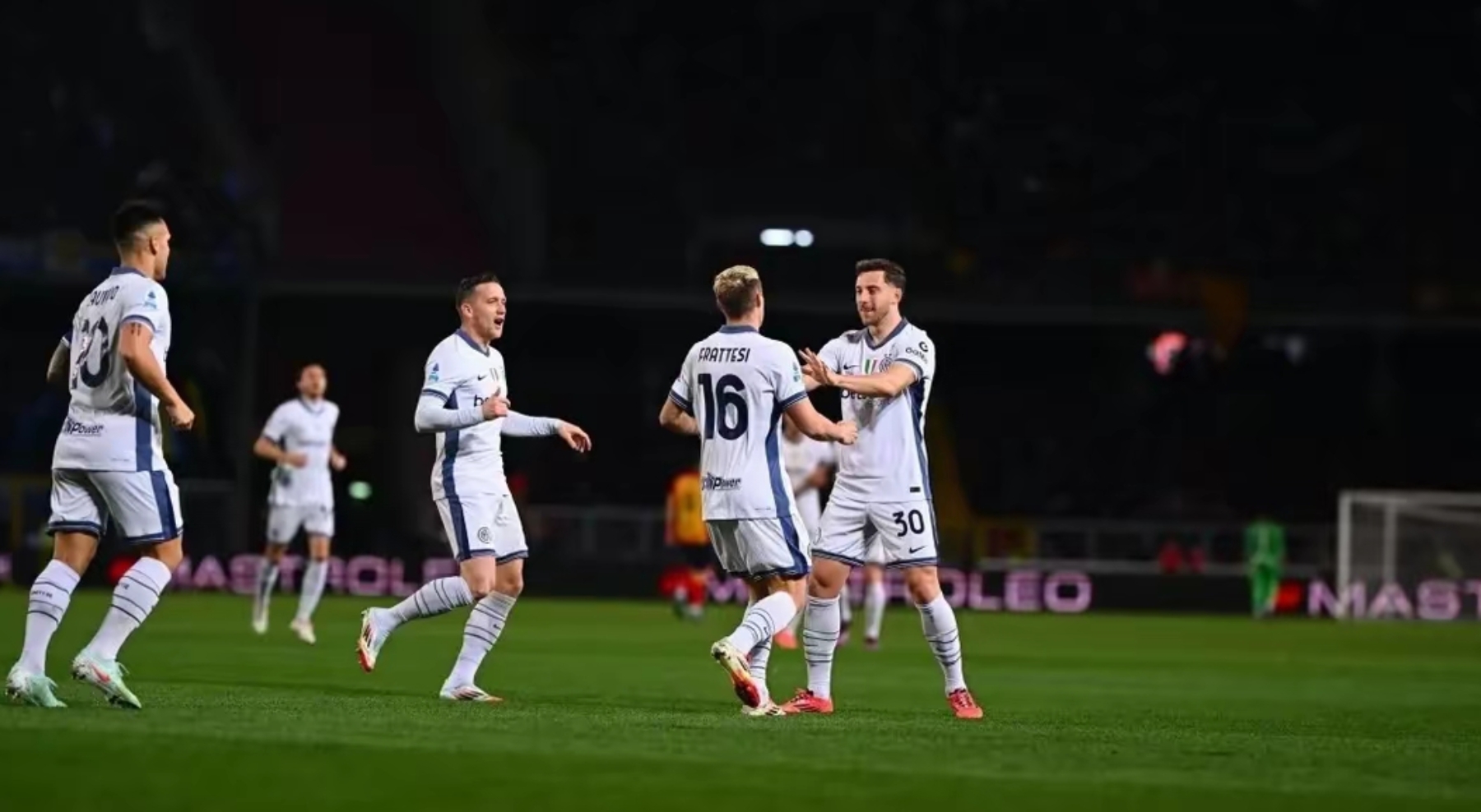 罗马竞技场再度成为焦点，意甲联赛激情迸发