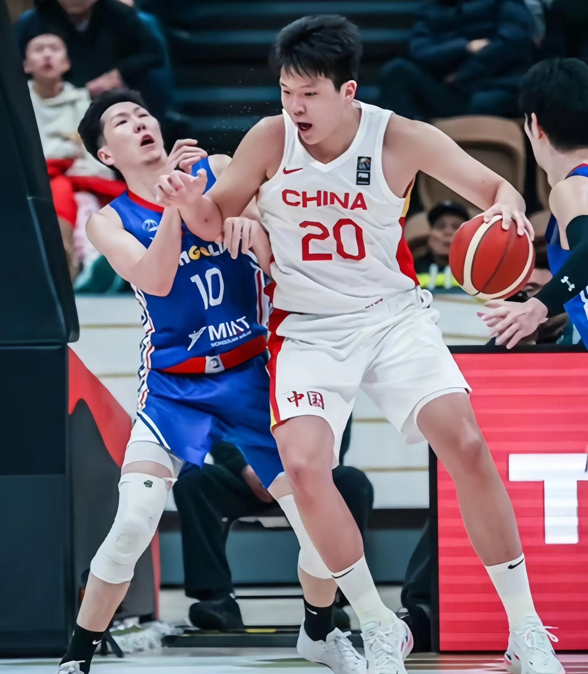 英国威廉希尔-职业球员集训备战，努力提升实力