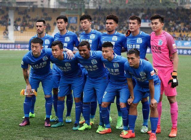 广州富力主场惜败富力，积分榜落后领跑