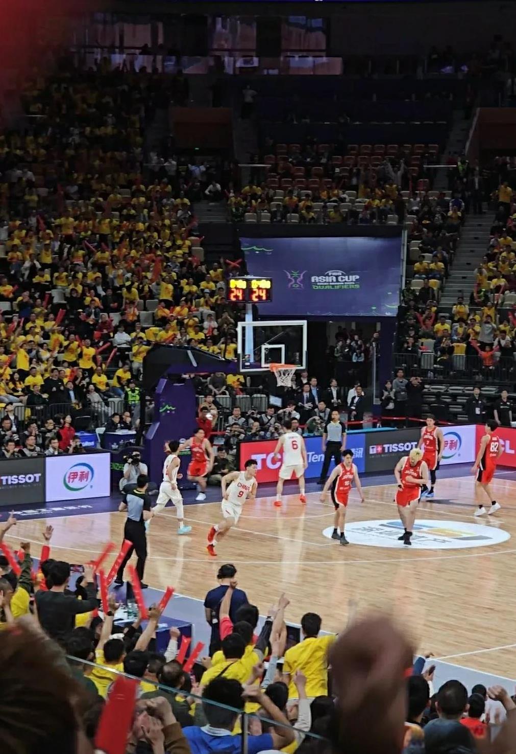 英国威廉希尔-现场氛围火爆，球迷热情高涨，赛季一触即发