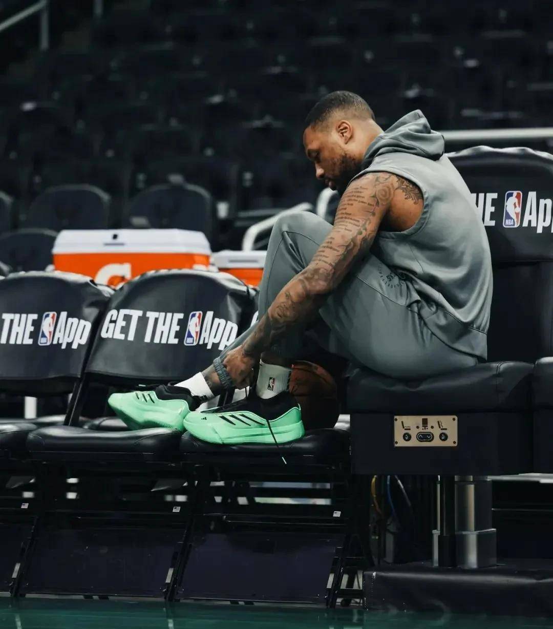 英国威廉希尔-开拓者战掘金，利拉德麦科勒姆联袂猛砍60+得分带队取胜