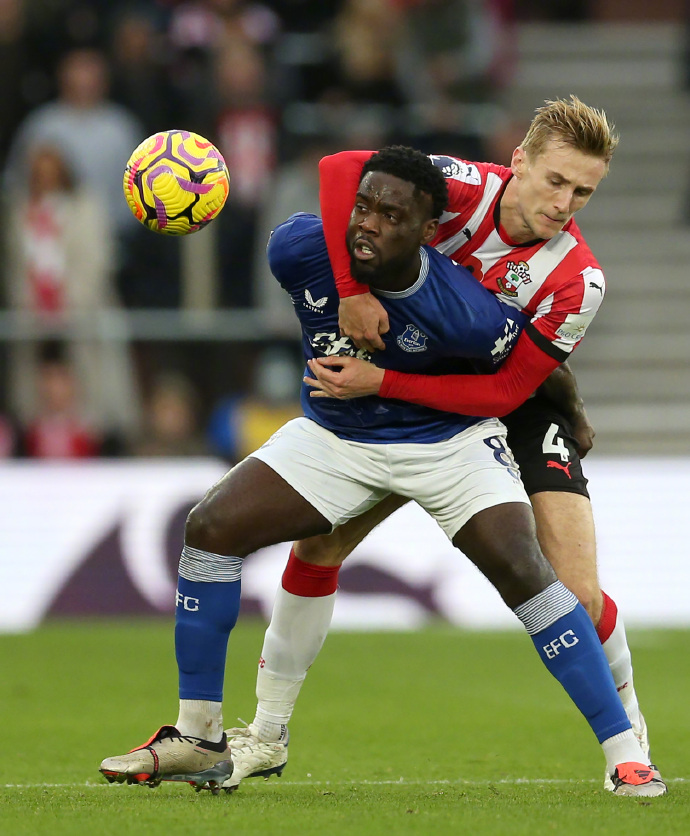 英国威廉希尔-埃弗顿主场不敌南安普顿，难逃失败