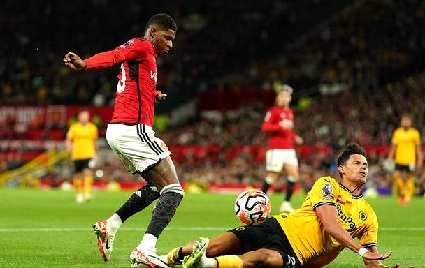 威廉希尔中文站-狼队再度失利，战绩不佳备受质疑